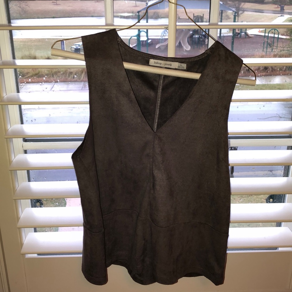 Grey felt vneck top